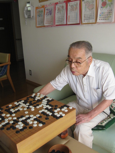 輪投げにチャレンジ・その後は囲碁をのんびりと