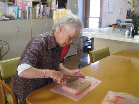 大型風船でレクレーション、寒天作り・美味しかったね