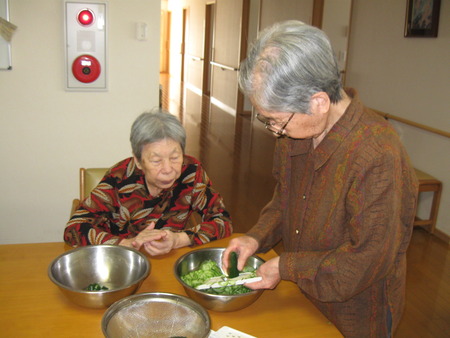 午前中は大正琴のお稽古の音色を聴きながらのんびりと♪♪