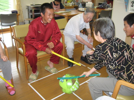 今日の午後は高校生３名が職場見学会として来訪されました