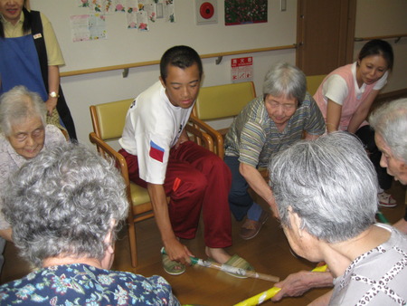 今日の午後は高校生３名が職場見学会として来訪されました