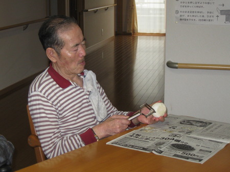 カブを農家である利用者様から10キロ近く頂きました♪♪