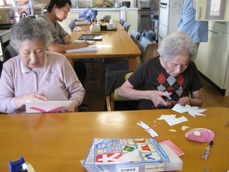 10月のカレンダーと運動会の看板作りを皆さんで作成