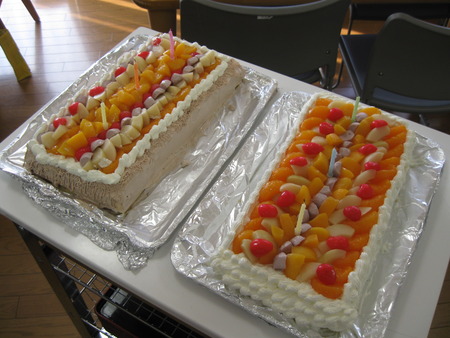 １０月生まれの誕生会を皆さんで祝いました。