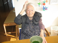 今日のおやつは皆さんでお抹茶を立てていただきました☆