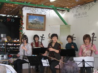 昨日は春山ハーブ・フラワー園3周年のイベントに皆さんで参加