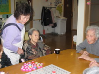 中学生の皆さんと午後はレクで楽しみました