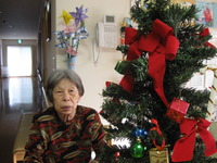 クリスマスツリーの飾りつけとおやつ作り