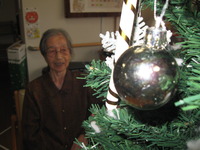 クリスマスツリーの飾りつけとおやつ作り