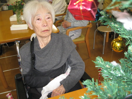 クリスマスツリーの飾りつけとおやつ作り