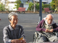 今日の午後は近くの江尾（えのう）公園へ散策に