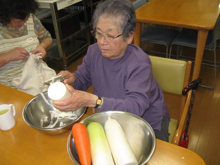 今日のランチは何でしょう。大根の煮付けです。やわらかい！