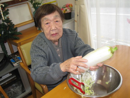 今日のランチは何でしょう。大根の煮付けです。やわらかい！