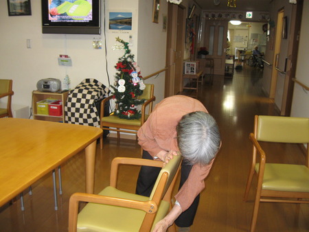今日は椅子の清掃日。皆さんできれいにしましょう