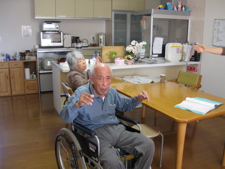 ラジオ体操は毎日の日課です。かなりの運動になりますよ☆