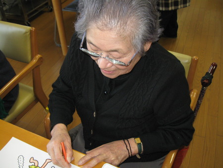 2月のカレンダー作り・皆さんで和気あいあいと