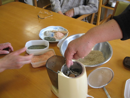 クックダックでふりかけ作り・栄養満点！