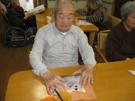 午前中はパズルに夢中・いろいろなパズルが沢山あります