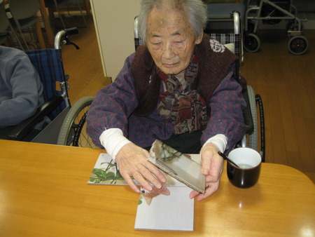 午前中はパズルに夢中・いろいろなパズルが沢山あります