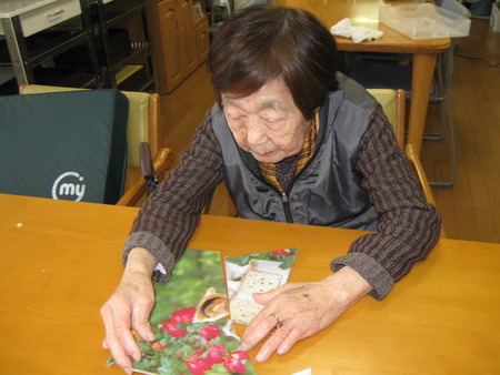 午前中はパズルに夢中・いろいろなパズルが沢山あります