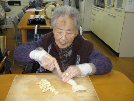 おやつ作り・アップルとバナナのホットケーキを皆さんで