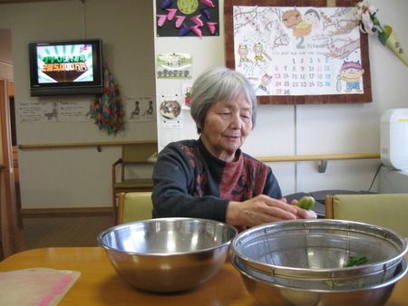 ランチ作りのお手伝い。うなぎの玉子とじに白和えで～す