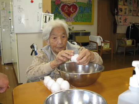 ランチ作りのお手伝い。うなぎの玉子とじに白和えで～す