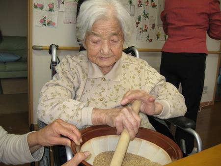 ほうれん草の胡麻あえを皆さんと一緒に