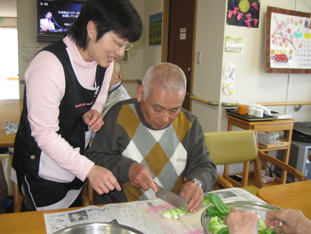 ランチのお手伝い・かぼちゃの煮つけ人参の明太子あえ