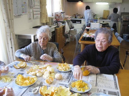 八朔をたくさんいただきました。皆さんでデザートでいただきます