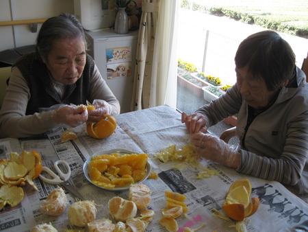 八朔をたくさんいただきました。皆さんでデザートでいただきます
