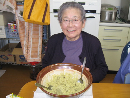 今日のおやつはスイートポテト、とっても甘くて美味しいね
