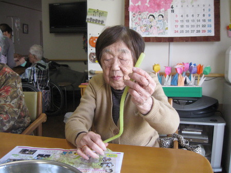 今が旬の水ふきの下ごしらえを皆さんと