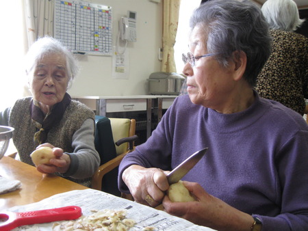 2人3脚からの茶畑の新芽が美しい・カレンダー作り