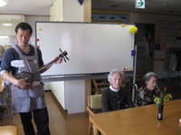 今日のレクは雑学を学びました。名字や音楽当てクイズ