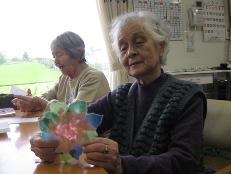 紫陽花のちぎり絵が完成しました