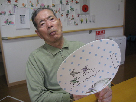 今日は、うちわを作りました