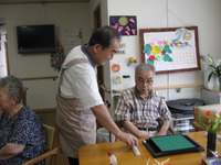 2人3脚の日常・歌ったり折紙を折ったり・七夕飾り