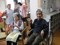 運動会の練習・パン喰い競争玉いれ