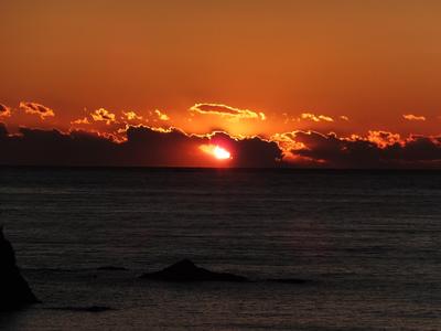 夕陽が雲と遊ぶ風景！