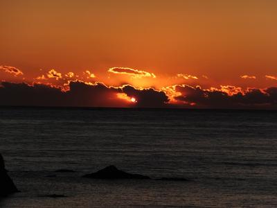 夕陽が雲と遊ぶ風景！