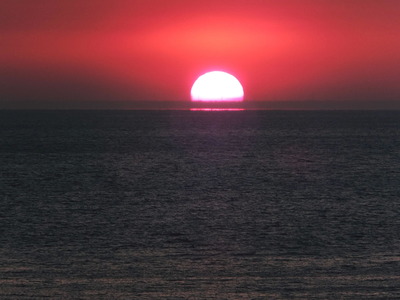 今夕　夕陽は　なぜか喰い物に見えた