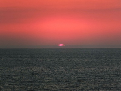 今夕　夕陽は　なぜか喰い物に見えた