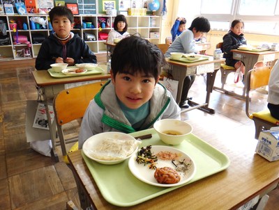 学校給食に「しおかつおうどん」！！