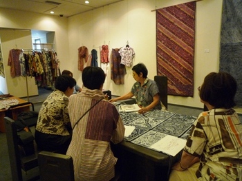 三島『バティック展』　３日目　