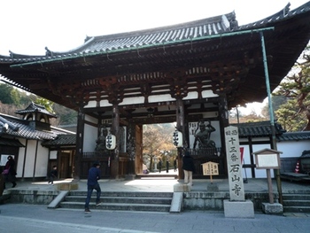 紫式部ゆかりの「石山寺」