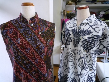 バティック服展とココナッツジャワカレー