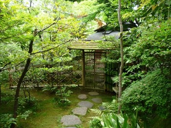 根津美術館～「中世人の花会と茶会」