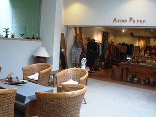 修善寺ホテルのショップ　“ Asian Pasar”　にて