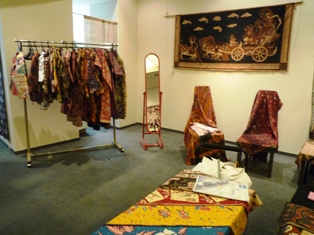 バティック（ジャワ更紗）展
